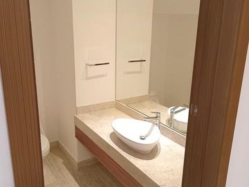 Casa en venta en Cancún con alberca en residencial privado!