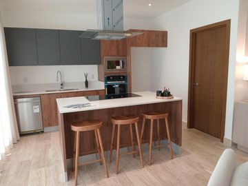 Casa en venta en Cancún con alberca en residencial privado!