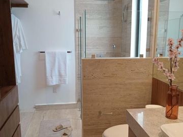 Casa en venta en Cancún con alberca en residencial privado!