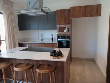 Casa en venta en Cancún con alberca en residencial privado!