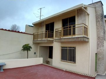 Casa en venta zona Av. 20 de Noviembre