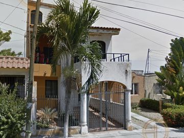 Casa en VENTA en COLONIA DEL SOL, MANZANILLO, COLIMA a 4 min de LAGUNA VALLE
