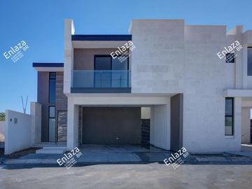 Casa de 2 plantas en venta Hacienda Santa Ana, Saltillo Coahuila