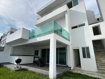 CASA EN VENTA CARRETERA NACIONAL LOS OLIVOS