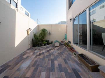 CASA EN VENTA EN PARQUE BAJA CALIFORNIA, ZONA LOMAS DE ANGELÓPOLIS III