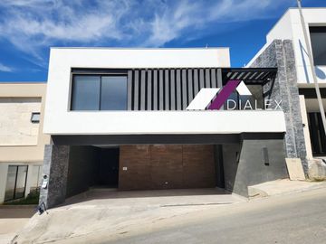 Col. Castaños del Vergel -CARRETERA NACIONAL- Casa en Venta Monterrey Zona Sur