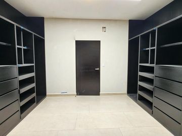 Col. Castaños del Vergel -CARRETERA NACIONAL- Casa en Venta Monterrey Zona Sur
