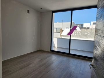 Col. Castaños del Vergel -CARRETERA NACIONAL- Casa en Venta Monterrey Zona Sur
