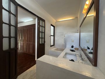 Casa en Venta a una cuadra de paseo de Montejo