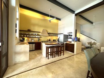 Casa en Venta a una cuadra de paseo de Montejo
