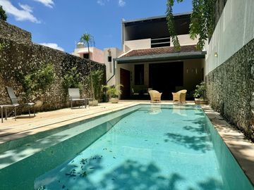 Casa en Venta a una cuadra de paseo de Montejo