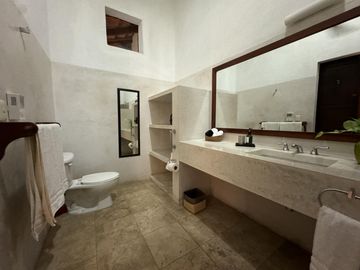 Casa en Venta a una cuadra de paseo de Montejo