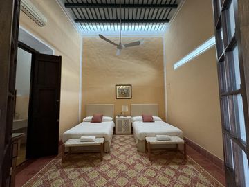 Casa en Venta a una cuadra de paseo de Montejo