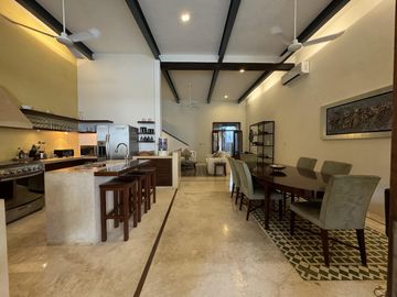 Casa en Venta a una cuadra de paseo de Montejo