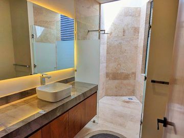 Venta Residencia en Yucatán Country Club, El Mejor Club de Golf de México