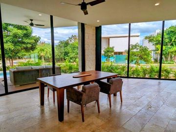 Venta Residencia en Yucatán Country Club, El Mejor Club de Golf de México
