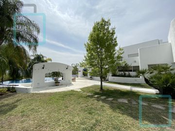 CASA EN VENTA CONGREGACIÓN HUAJUQUITO ZONA CARRETERA NACIONAL SANTIAGO
