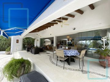 CASA EN VENTA CONGREGACIÓN HUAJUQUITO ZONA CARRETERA NACIONAL SANTIAGO