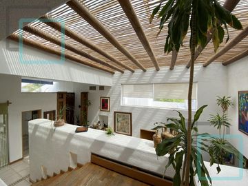 CASA EN VENTA CONGREGACIÓN HUAJUQUITO ZONA CARRETERA NACIONAL SANTIAGO