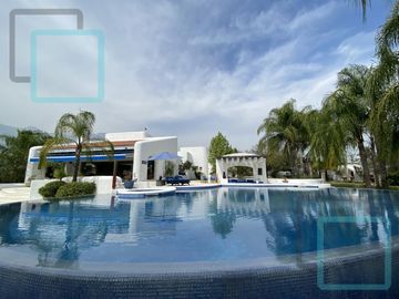 CASA EN VENTA CONGREGACIÓN HUAJUQUITO ZONA CARRETERA NACIONAL SANTIAGO