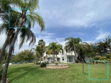 CASA EN VENTA CONGREGACIÓN HUAJUQUITO ZONA CARRETERA NACIONAL SANTIAGO
