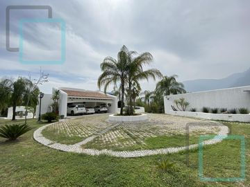 CASA EN VENTA CONGREGACIÓN HUAJUQUITO ZONA CARRETERA NACIONAL SANTIAGO
