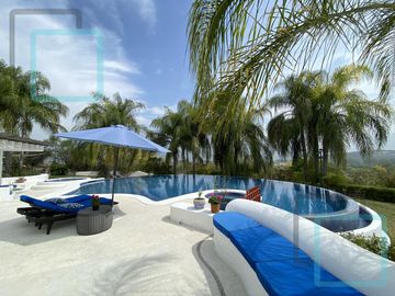 CASA EN VENTA CONGREGACIÓN HUAJUQUITO ZONA CARRETERA NACIONAL SANTIAGO