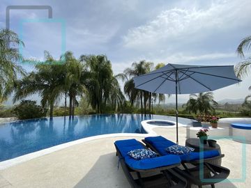 CASA EN VENTA CONGREGACIÓN HUAJUQUITO ZONA CARRETERA NACIONAL SANTIAGO