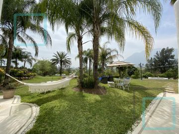 CASA EN VENTA CONGREGACIÓN HUAJUQUITO ZONA CARRETERA NACIONAL SANTIAGO