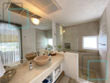 CASA EN VENTA CONGREGACIÓN HUAJUQUITO ZONA CARRETERA NACIONAL SANTIAGO