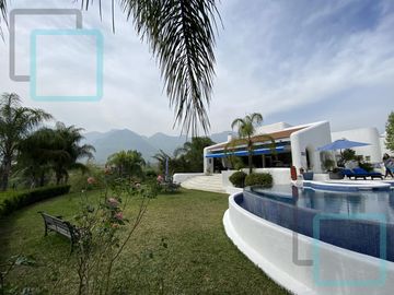 CASA EN VENTA CONGREGACIÓN HUAJUQUITO ZONA CARRETERA NACIONAL SANTIAGO