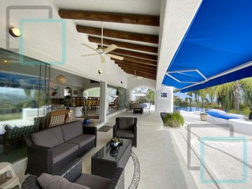 CASA EN VENTA CONGREGACIÓN HUAJUQUITO ZONA CARRETERA NACIONAL SANTIAGO