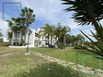 CASA EN VENTA CONGREGACIÓN HUAJUQUITO ZONA CARRETERA NACIONAL SANTIAGO