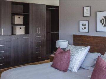 VENTA DE CASA MODELO ROBLE EN VALLE DE LAS FUENTES CALIMAYA