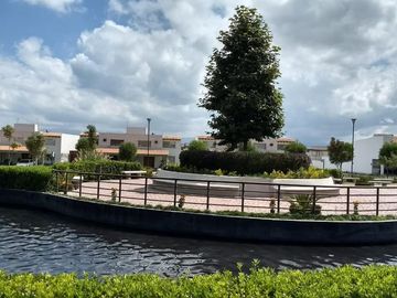 VENTA DE CASA MODELO ROBLE EN VALLE DE LAS FUENTES CALIMAYA