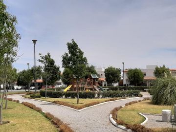 VENTA DE CASA MODELO ROBLE EN VALLE DE LAS FUENTES CALIMAYA