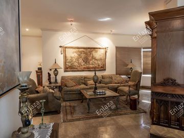Casa en Venta Lomas del Valle con 4 recámaras