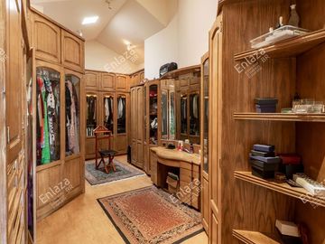Casa en Venta Lomas del Valle con 4 recámaras