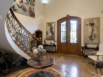 Casa en Venta Lomas del Valle con 4 recámaras