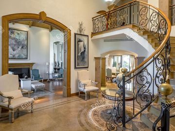 Casa en Venta Lomas del Valle con 4 recámaras