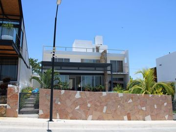 Casa en Venta en Vistalago Tequesquitengo