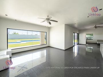 Quinta - Casa con Alberca y papala en Venta Portal de Zuazua en  Zona portal del Norte