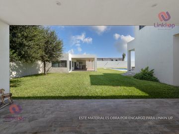 Quinta - Casa con Alberca y papala en Venta Portal de Zuazua en  Zona portal del Norte