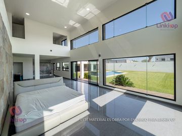 Quinta - Casa con Alberca y papala en Venta Portal de Zuazua en  Zona portal del Norte