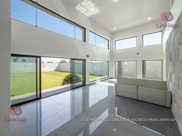Quinta - Casa con Alberca y papala en Venta Portal de Zuazua en  Zona portal del Norte