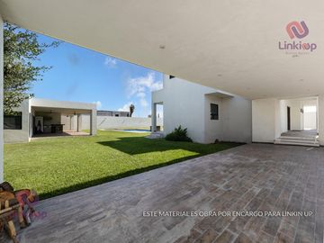 Quinta - Casa con Alberca y papala en Venta Portal de Zuazua en  Zona portal del Norte