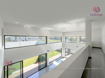 Quinta - Casa con Alberca y papala en Venta Portal de Zuazua en  Zona portal del Norte