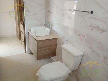 CASA EN RENTA COL. VILLA HERMOSA TAMPICO