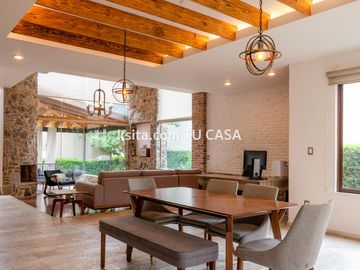 Casa en venta en Zerezotla en fraccionamiento cerrado. Cholula, Puebla.