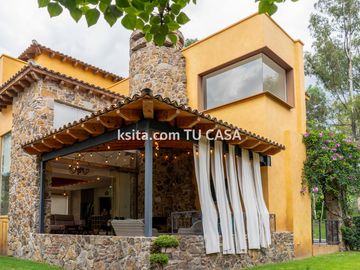 Casa en venta en Zerezotla en fraccionamiento cerrado. Cholula, Puebla.
